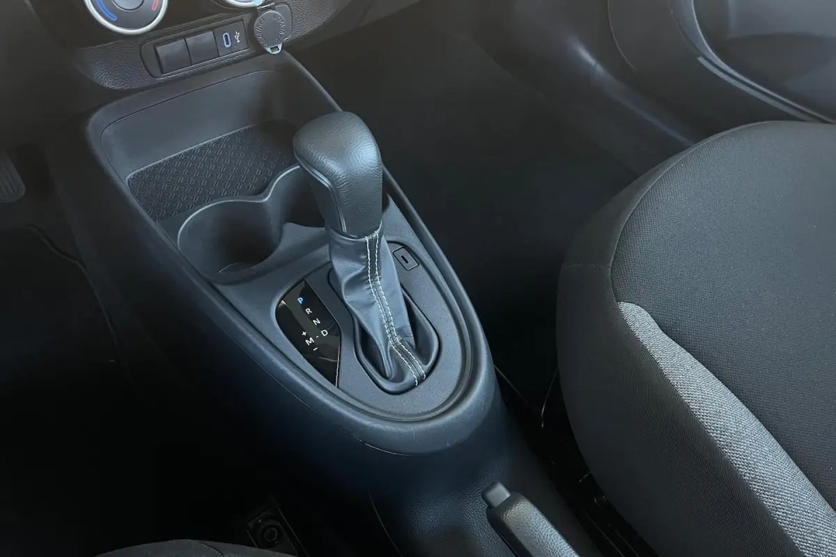 1.0 VVT-i S-CVT Play | CAMERA | CRUISE | CARPLAY |