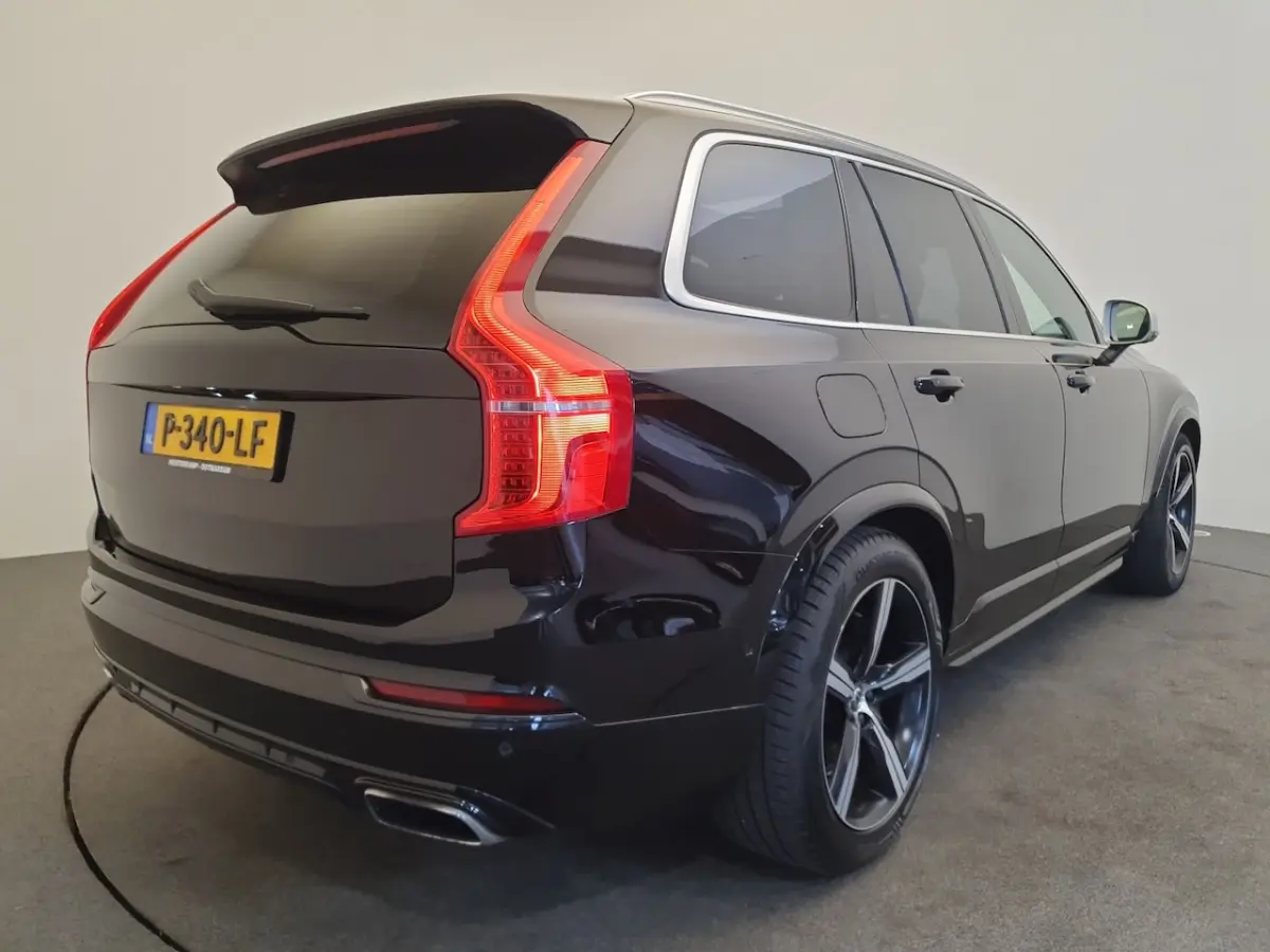 2.0 T8 Twin Engine AWD R-Design Panoramadak, Luchtvering, Wegklapbare Trekhaak
