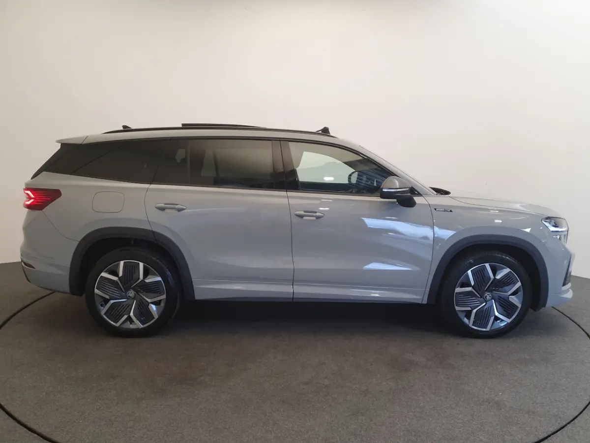 1.5 TSI PHEV DSG/AUT 204pk Sportline Business Wegklapbare Trekhaak, Panoramadak, Camera