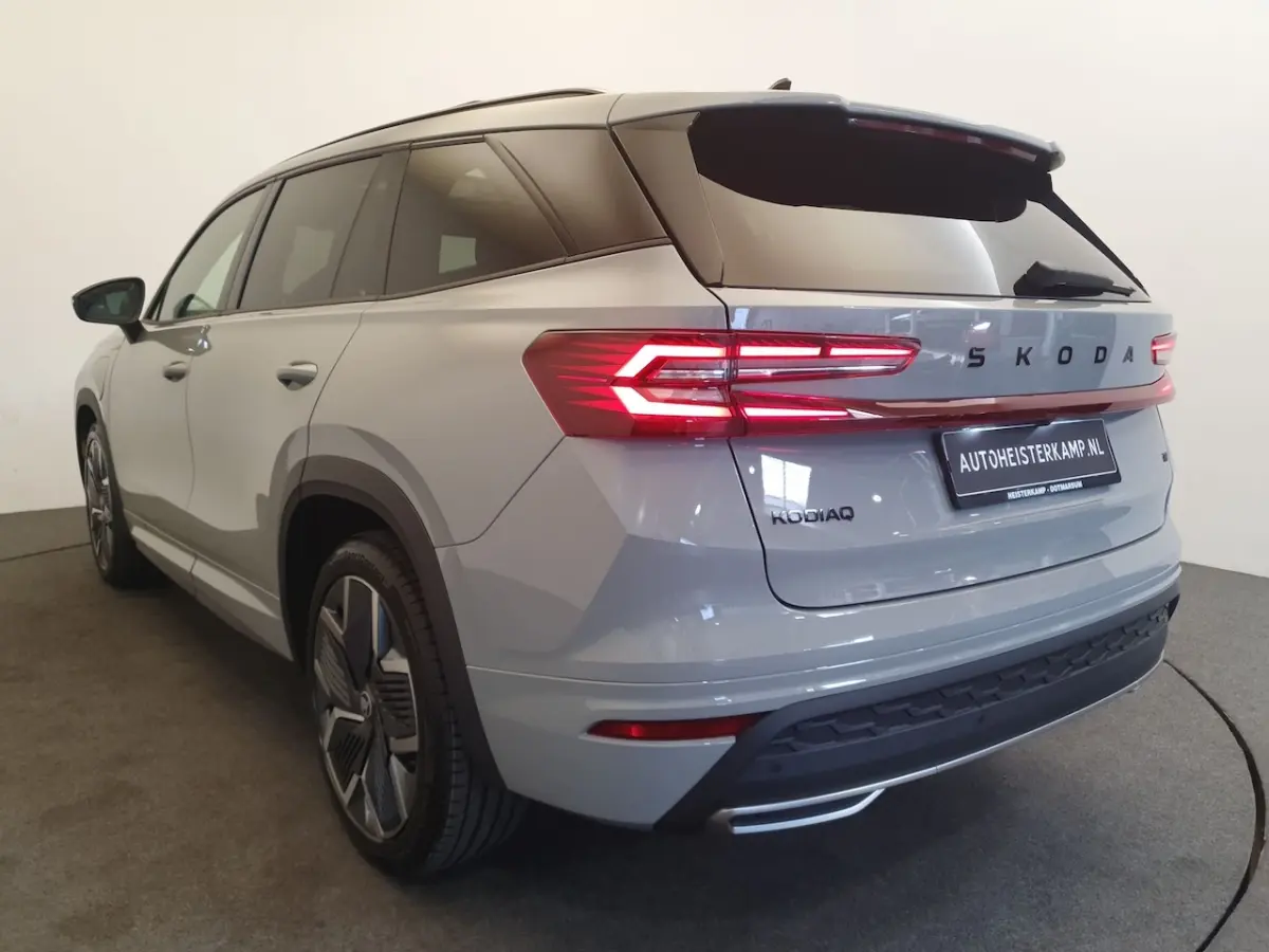 1.5 TSI PHEV DSG/AUT 204pk Sportline Business Wegklapbare Trekhaak, Panoramadak, Camera