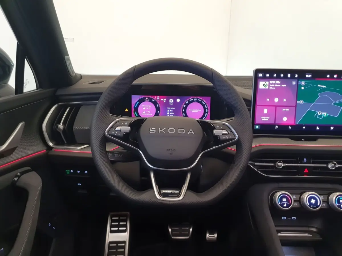 1.5 TSI PHEV DSG/AUT 204pk Sportline Business Wegklapbare Trekhaak, Panoramadak, Camera