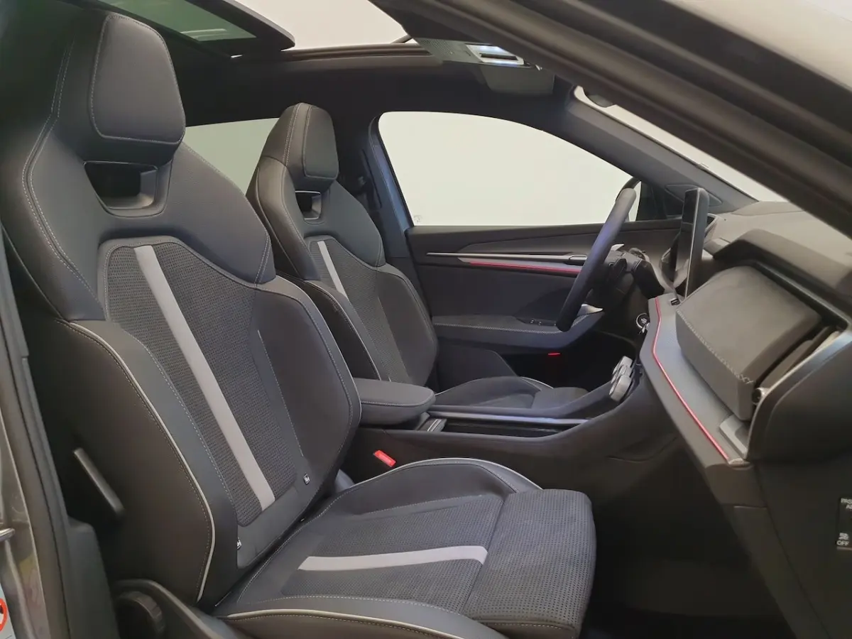 1.5 TSI PHEV DSG/AUT 204pk Sportline Business Wegklapbare Trekhaak, Panoramadak, Winterpak