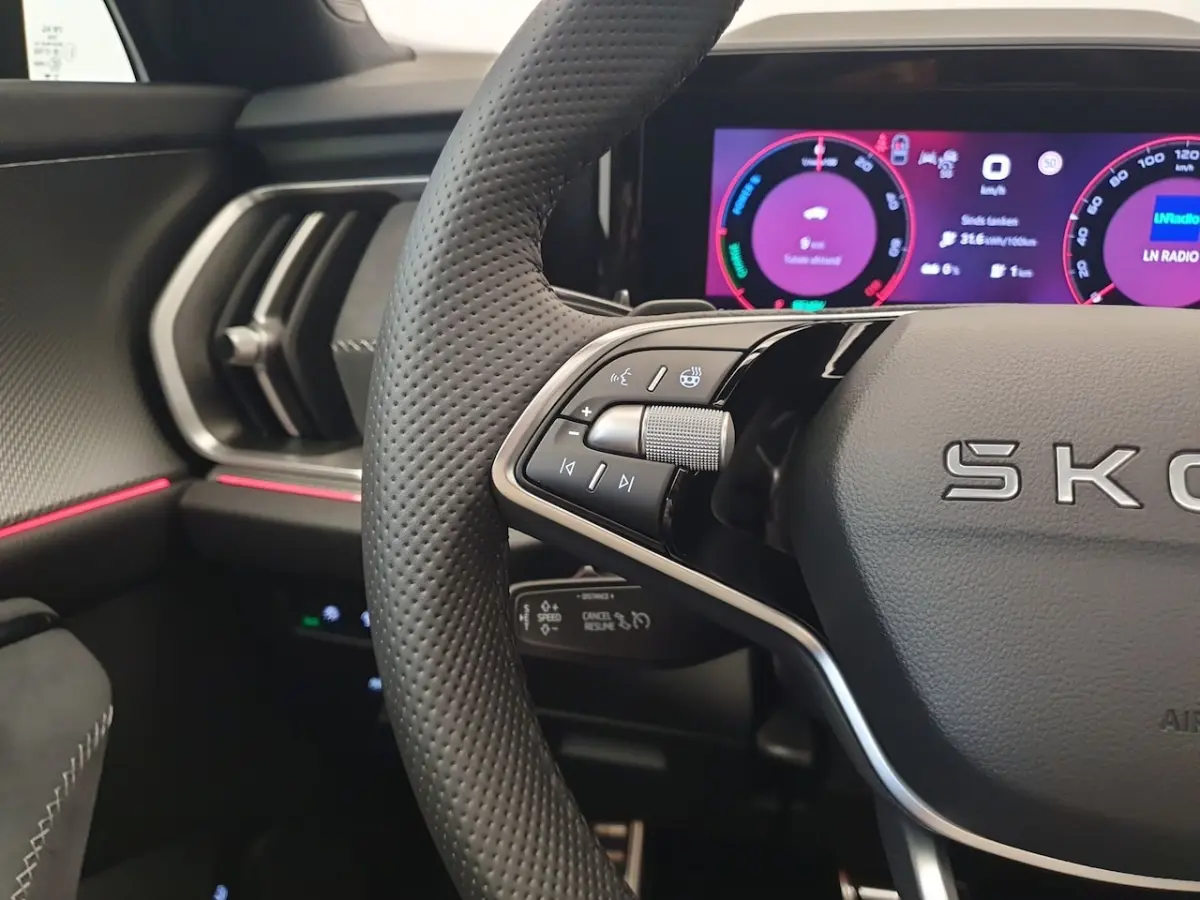 1.5 TSI PHEV DSG/AUT 204pk Sportline Business Wegklapbare Trekhaak, Panoramadak, Winterpak