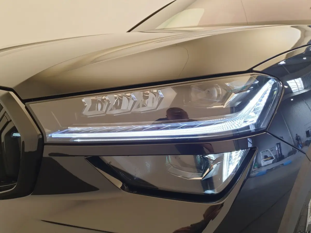 1.5 TSI PHEV DSG/AUT 204pk Sportline Business Wegklapbare trekhaak, Panoramadak, Winterpak