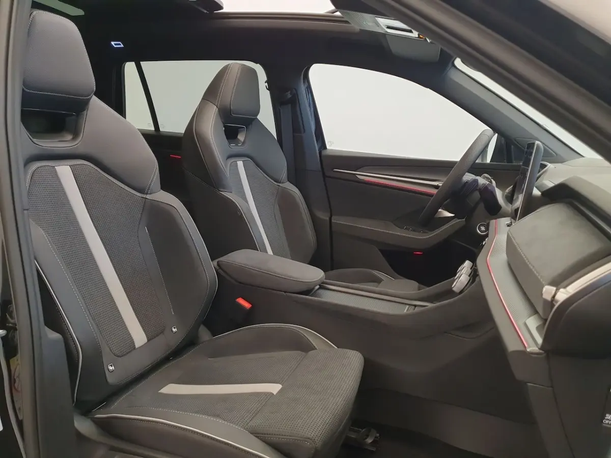 1.5 TSI PHEV DSG/AUT 204pk Sportline Business Wegklapbare trekhaak, Panoramadak, Winterpak