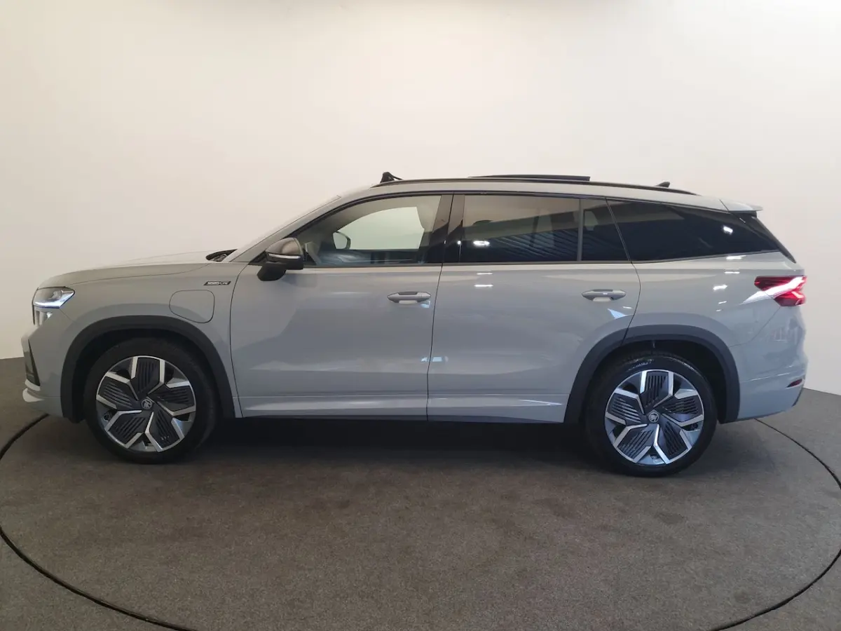 1.5 TSI PHEV DSG/AUT 204pk Sportline Business Wegklapbare Trekhaak, Panoramadak, Camera