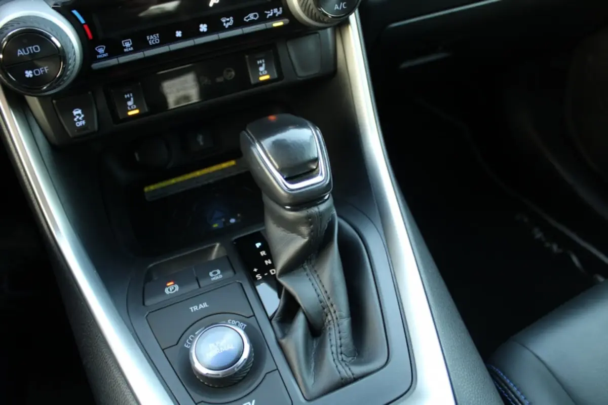 2.5 Hybrid AWD Style