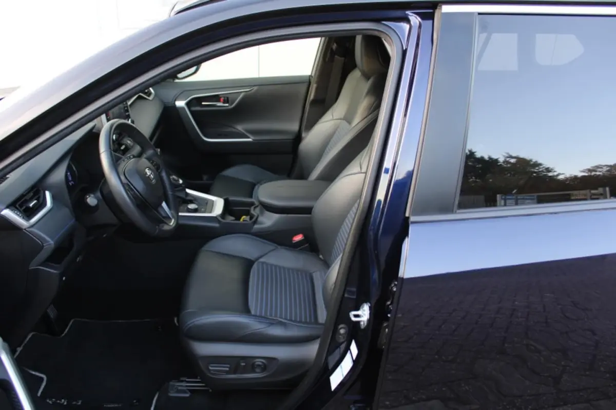 2.5 Hybrid AWD Style