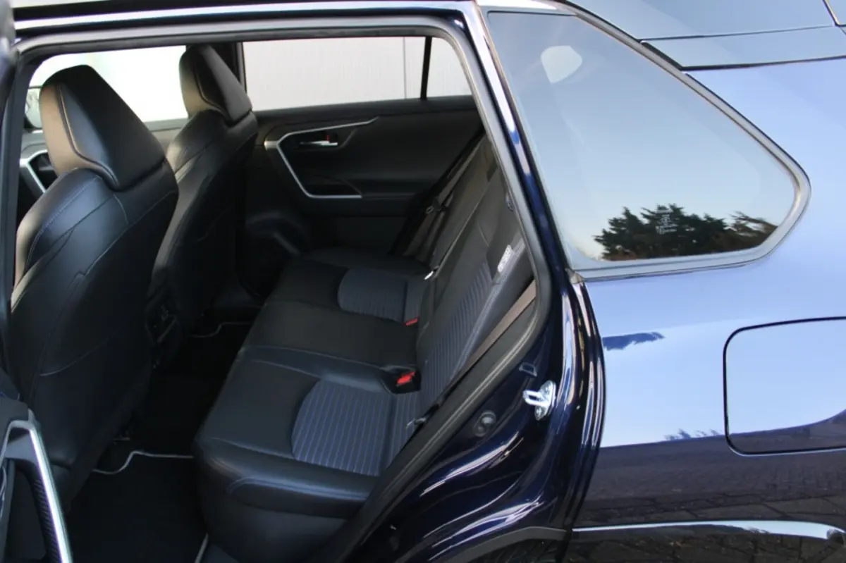 2.5 Hybrid AWD Style