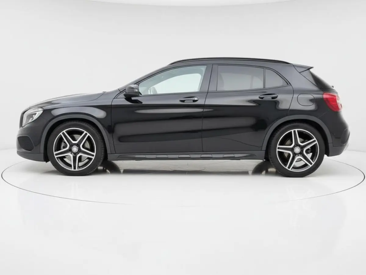 180 AMG Night Edition Plus | Cruise | Airco | Navi/Apple carplay | Pano | Stoelverwarming