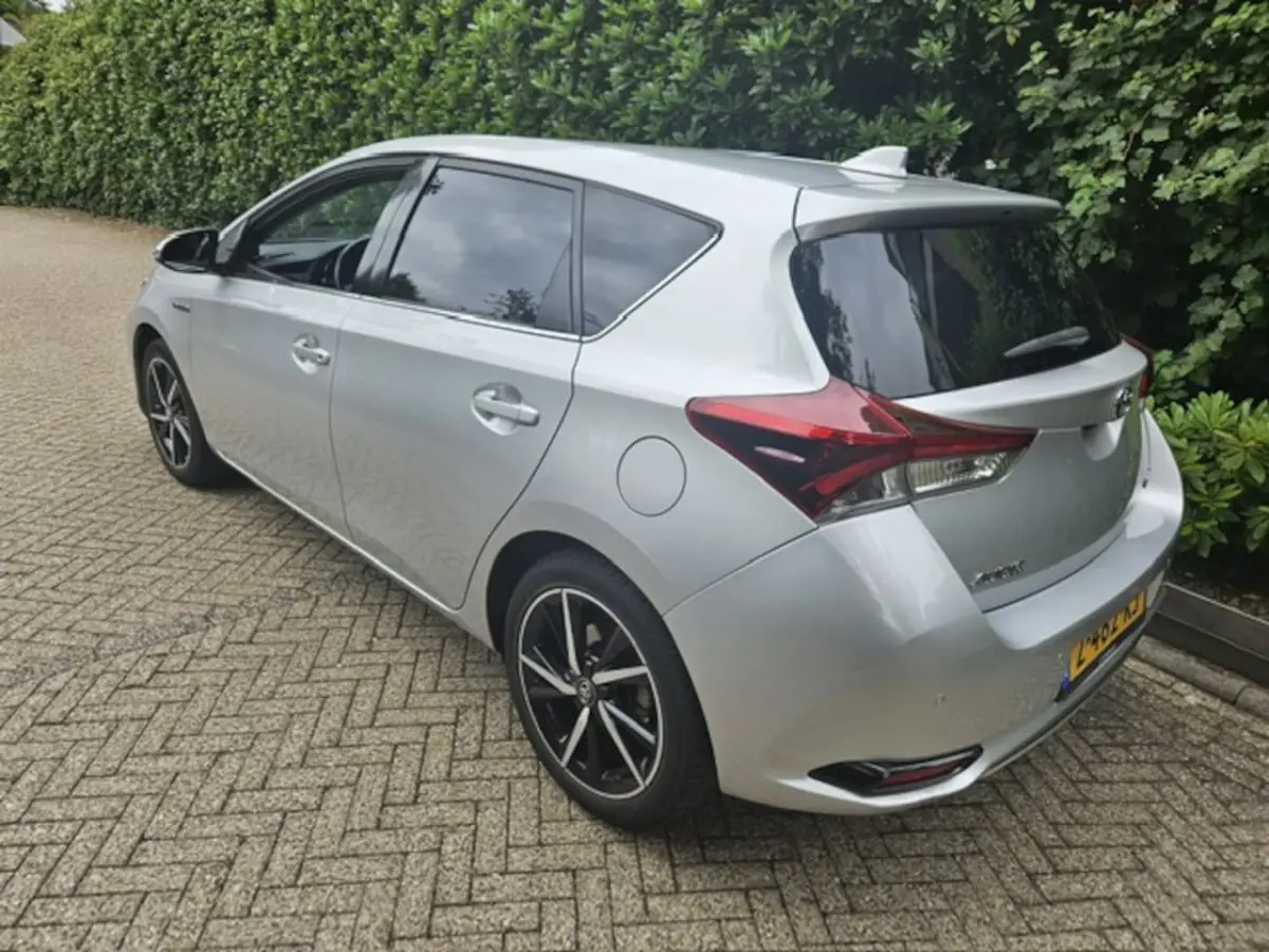 1.8 Hybrid Dynamic Keyless/Pdc