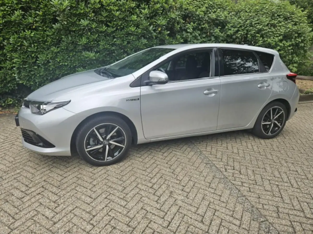 1.8 Hybrid Dynamic Keyless/Pdc