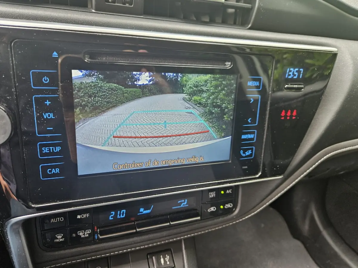 1.8 Hybrid Dynamic Keyless/Pdc