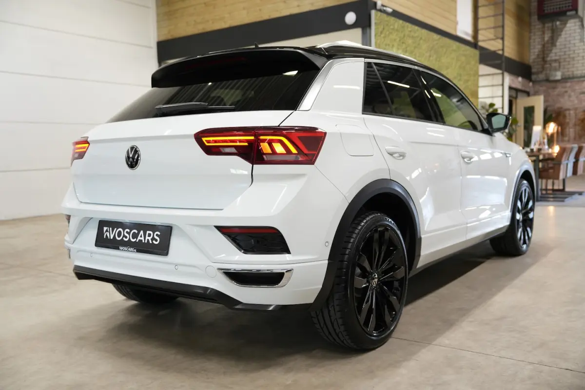 1.5 TSI 3x R-Line * Pano - Virtual - Beats - Keyless - Camera - ACC - Blind Spot - 19" - A