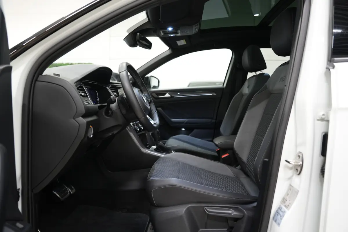 1.5 TSI 3x R-Line * Pano - Virtual - Beats - Keyless - Camera - ACC - Blind Spot - 19" - A