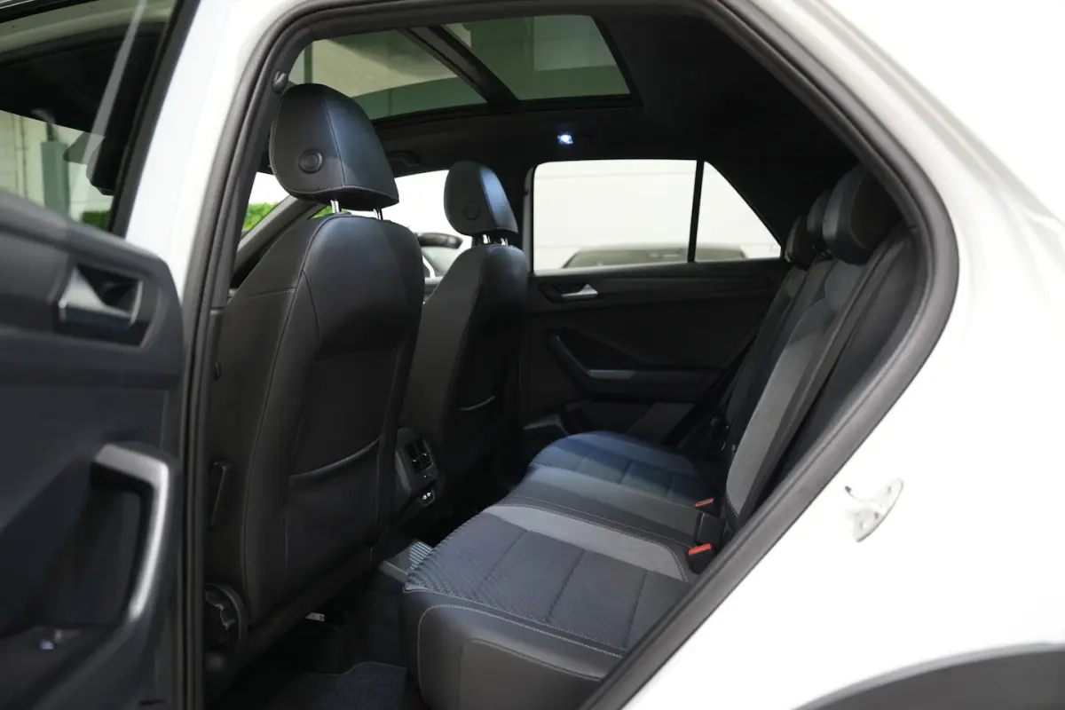 1.5 TSI 3x R-Line * Pano - Virtual - Beats - Keyless - Camera - ACC - Blind Spot - 19" - A