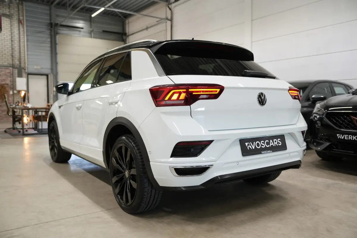 1.5 TSI 3x R-Line * Pano - Virtual - Beats - Keyless - Camera - ACC - Blind Spot - 19" - A