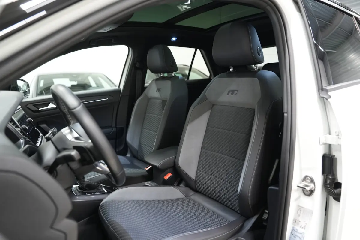 1.5 TSI 3x R-Line * Pano - Virtual - Beats - Keyless - Camera - ACC - Blind Spot - 19" - A
