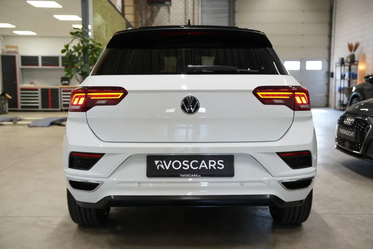 1.5 TSI 3x R-Line * Pano - Virtual - Beats - Keyless - Camera - ACC - Blind Spot - 19" - A