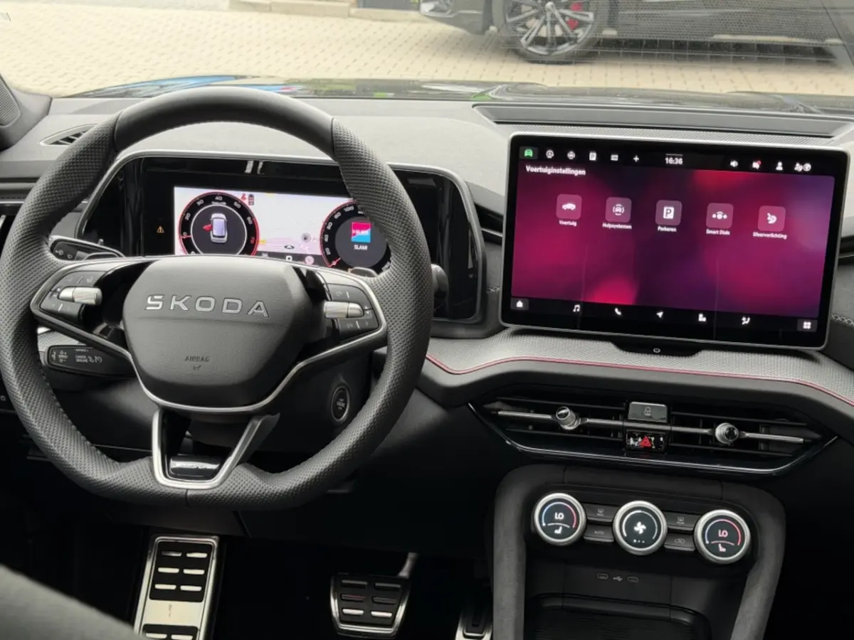 1.5 TSI MHEV Sportline Business 7p 150PK DSG Panoramadak | Trekh