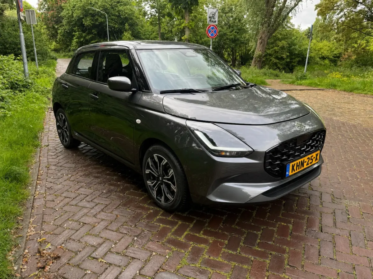 1.2 Comfort Smart Hybrid 1 Eig.b.j. 10-2024 17000 km 15â lm velgen