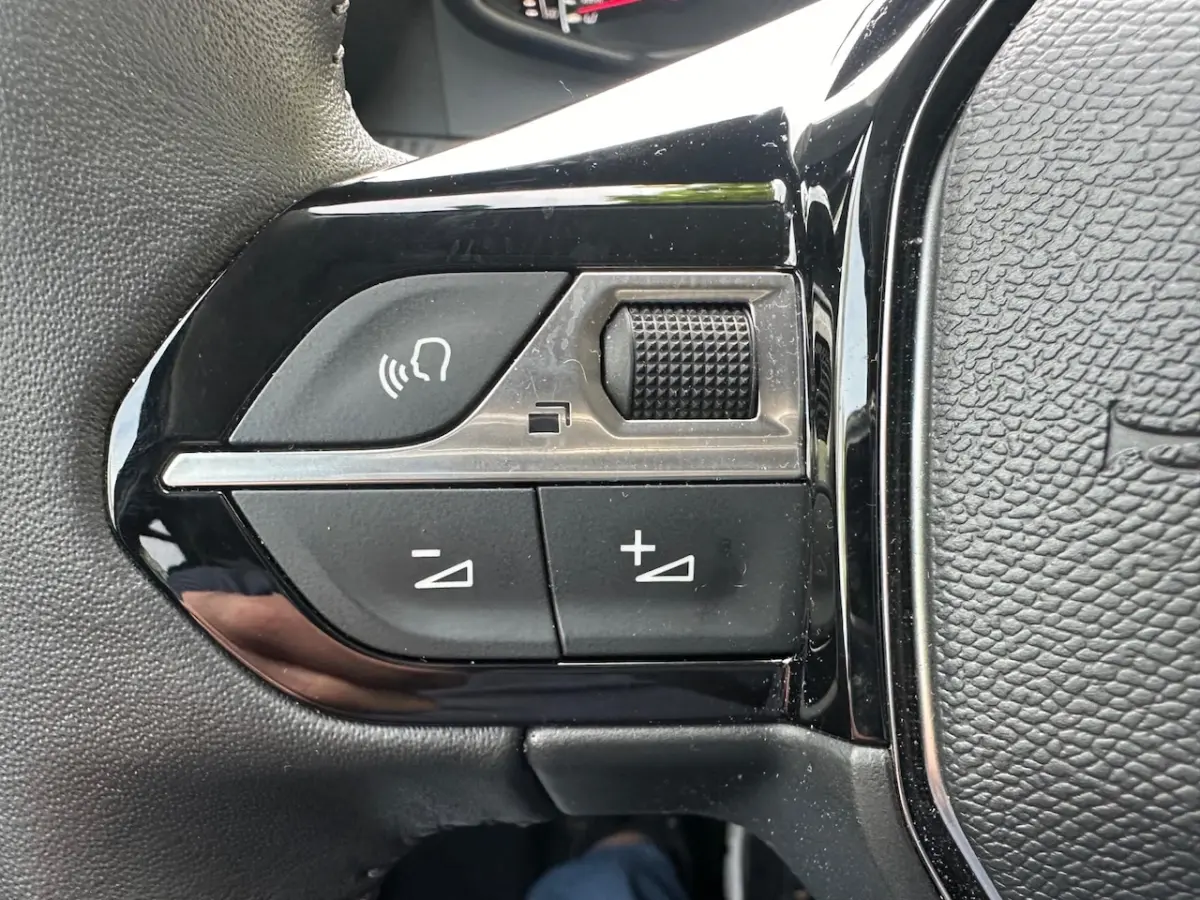 1.2 PureTech Allure Pack 1 Eig. b.j.2-2023 11000 km Led verl.Apple carplay 16"lm Velgen