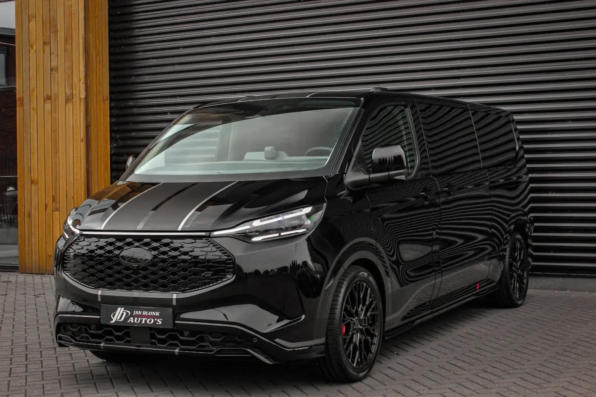 320 L2H1 Sport 71 kWh DC DUBBEL CABINE / JB-EDITON / CAMERA / 370KM RANGE / APPLE CARPLAY