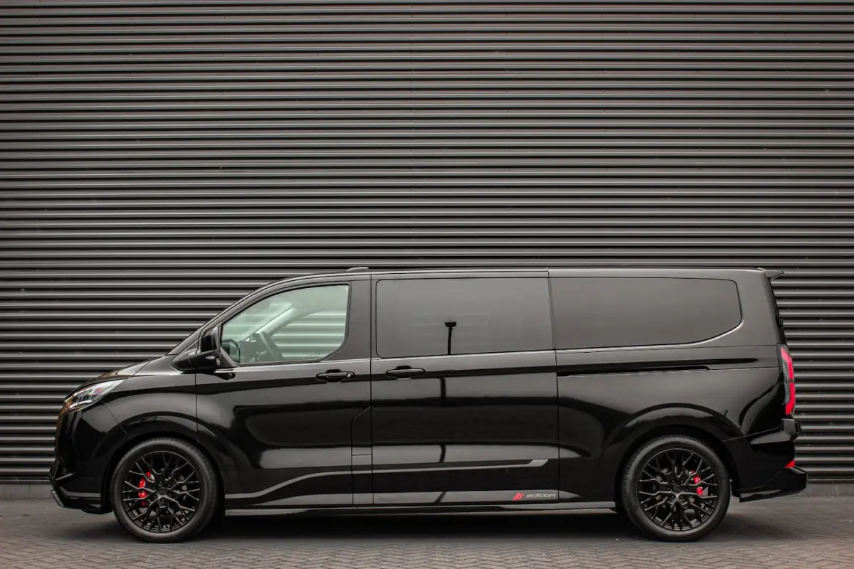 320 L2H1 Sport 71 kWh DC DUBBEL CABINE / JB-EDITON / CAMERA / 370KM RANGE / APPLE CARPLAY