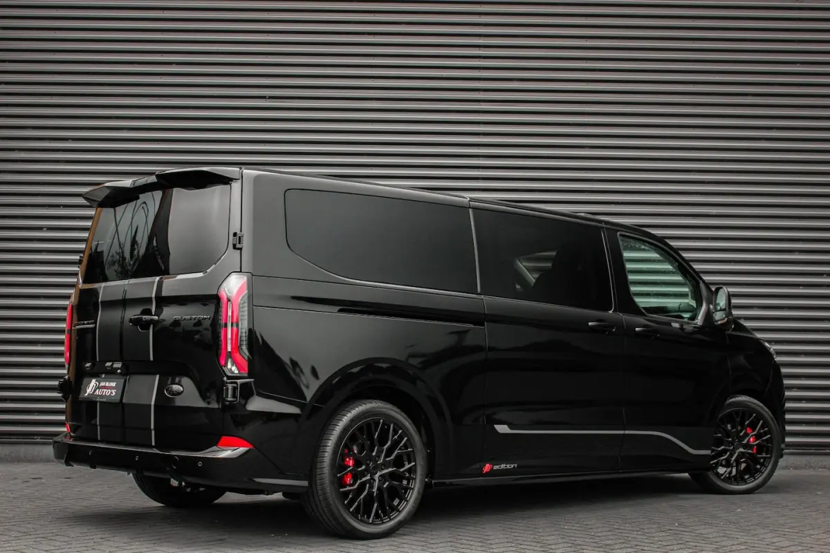320 L2H1 Sport 71 kWh DC DUBBEL CABINE / JB-EDITON / CAMERA / 370KM RANGE / APPLE CARPLAY