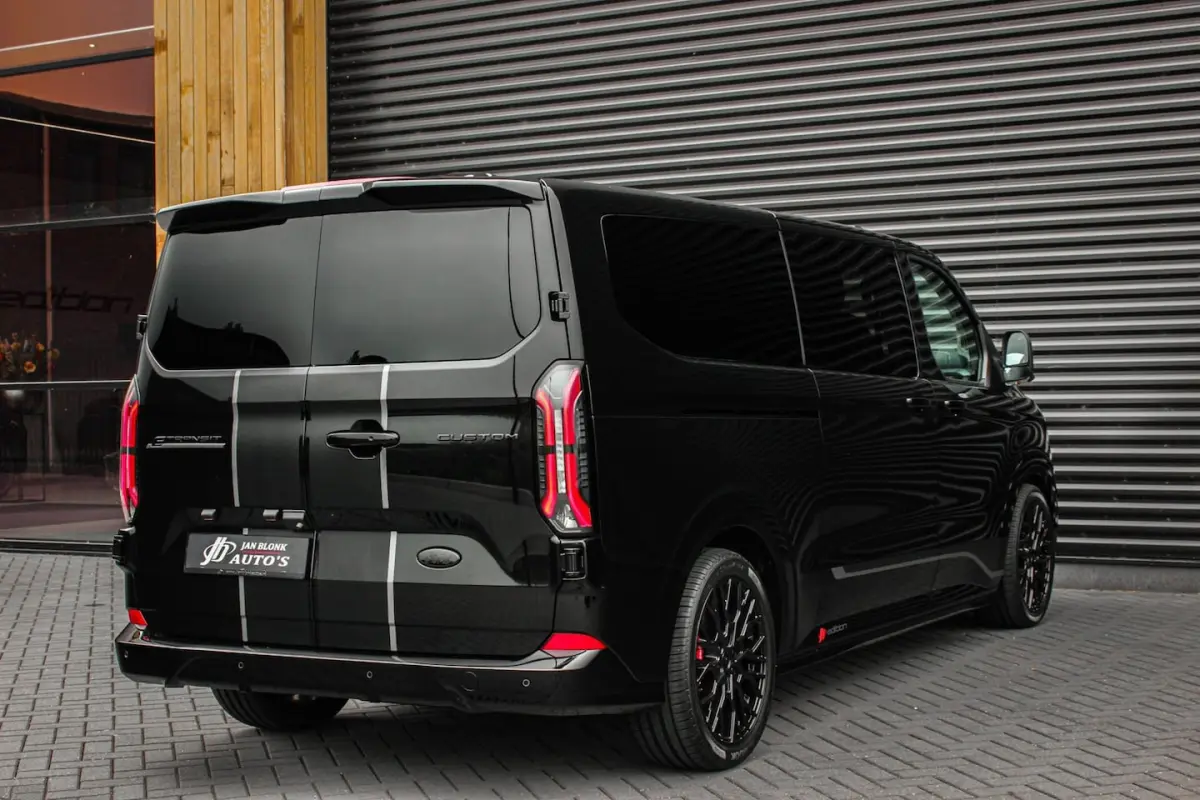 320 L2H1 Sport 71 kWh DC DUBBEL CABINE / JB-EDITON / CAMERA / 370KM RANGE / APPLE CARPLAY