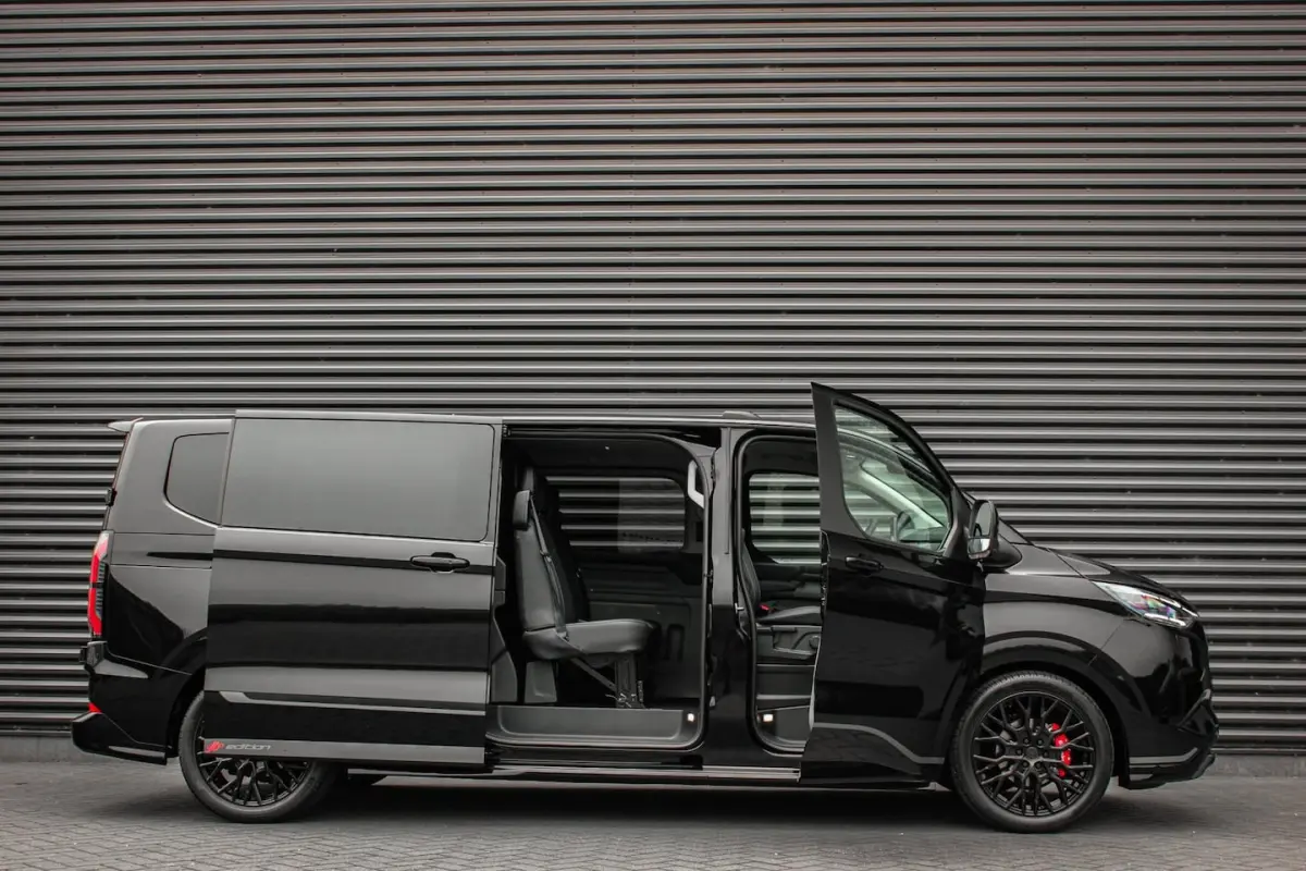 320 L2H1 Sport 71 kWh DC DUBBEL CABINE / JB-EDITON / CAMERA / 370KM RANGE / APPLE CARPLAY