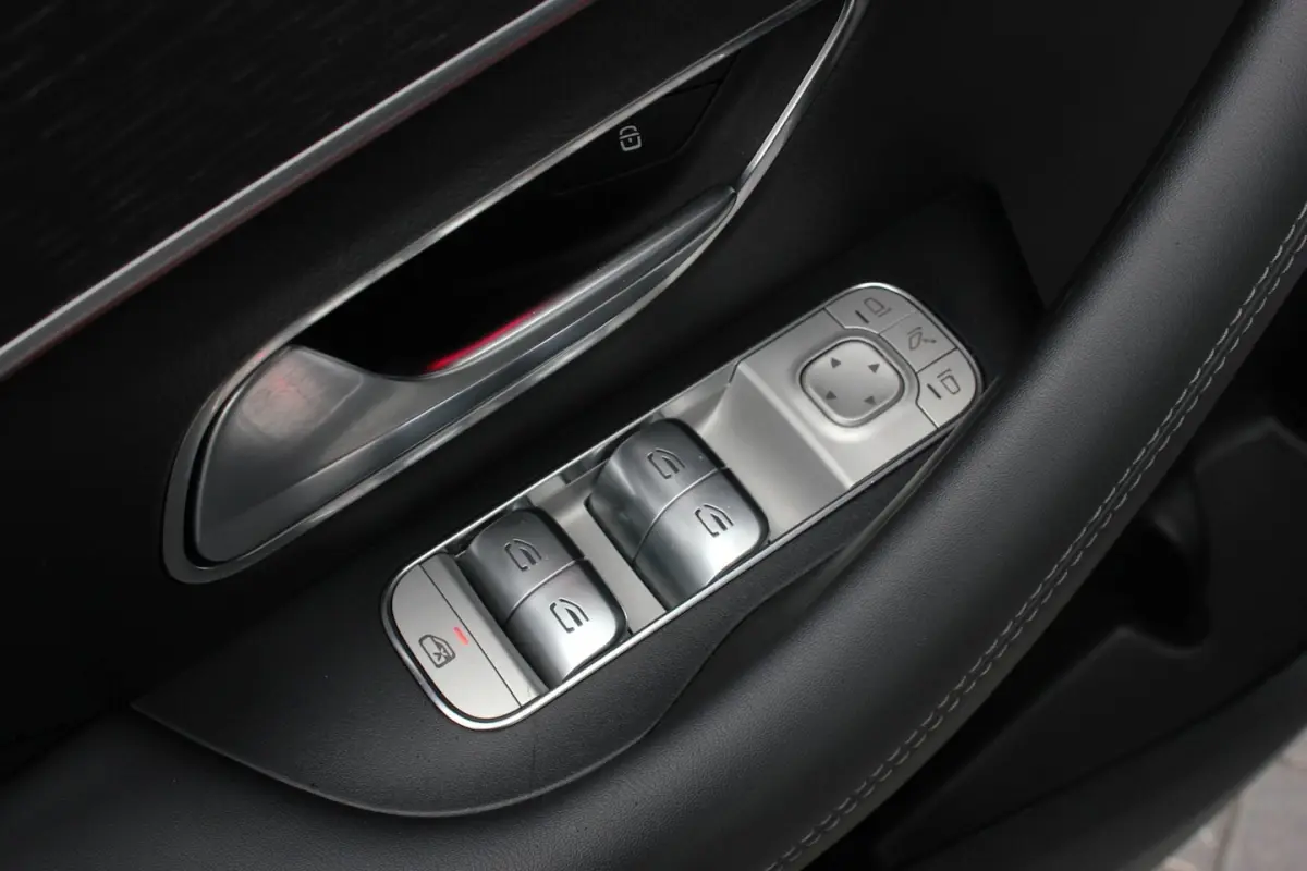 350 e 4MATIC Executive Night Edition Premium / BURMESTER / TREKHAAK / FULL DEALER AUTO /LU