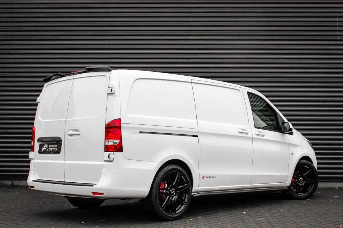 163PK LANG JB-EDITION FULL BLACK / AMG / SPOILER / VERLAGINGSVEREN / NAVIGATIE / SIDE-BARS