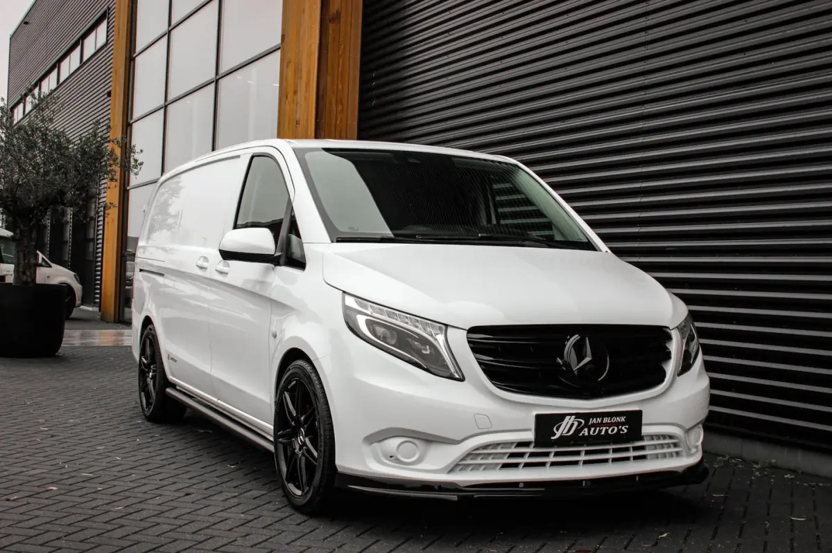 163PK LANG JB-EDITION FULL BLACK / AMG / SPOILER / VERLAGINGSVEREN / NAVIGATIE / SIDE-BARS