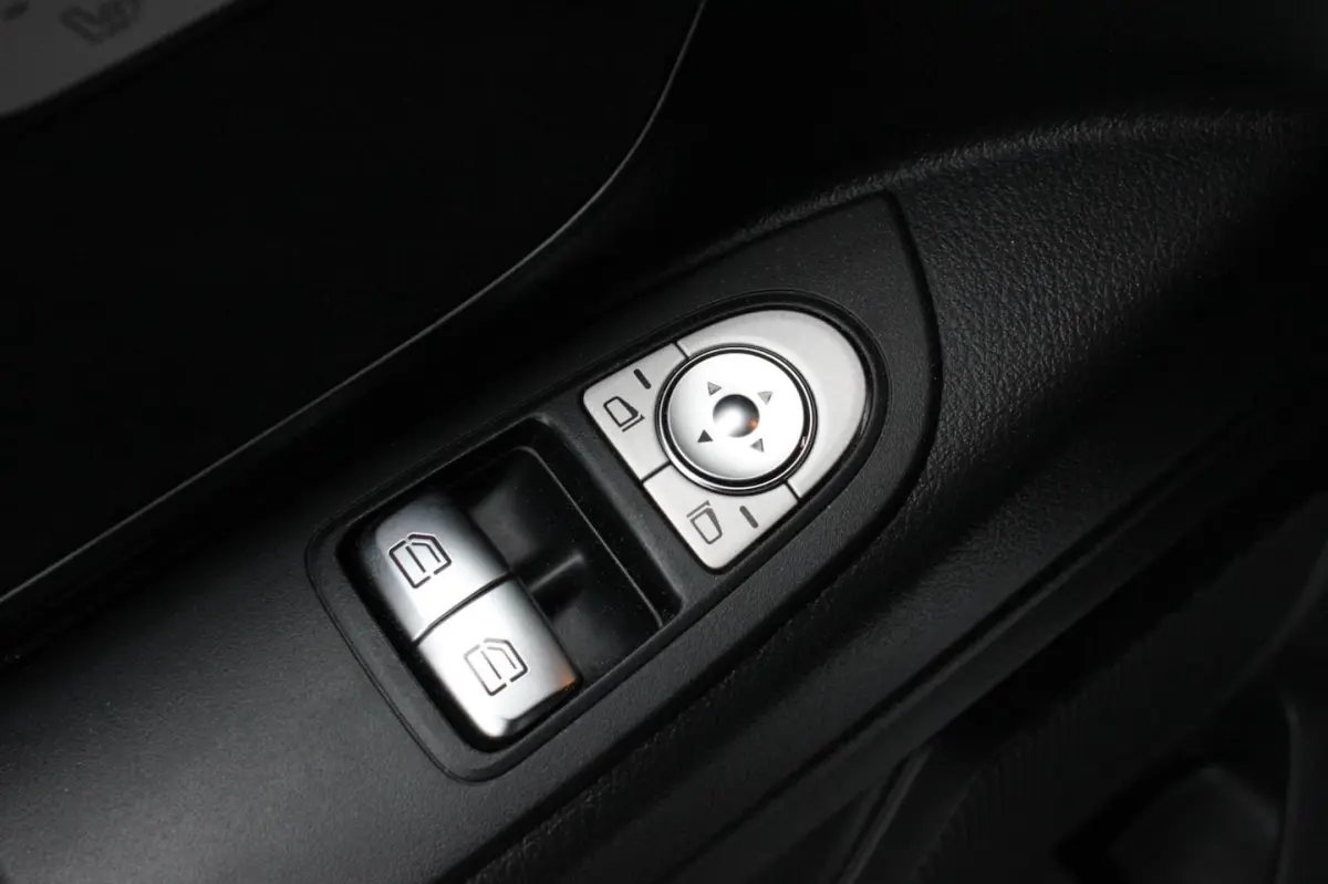 163PK LANG JB-EDITION FULL BLACK / AMG / SPOILER / VERLAGINGSVEREN / NAVIGATIE / SIDE-BARS
