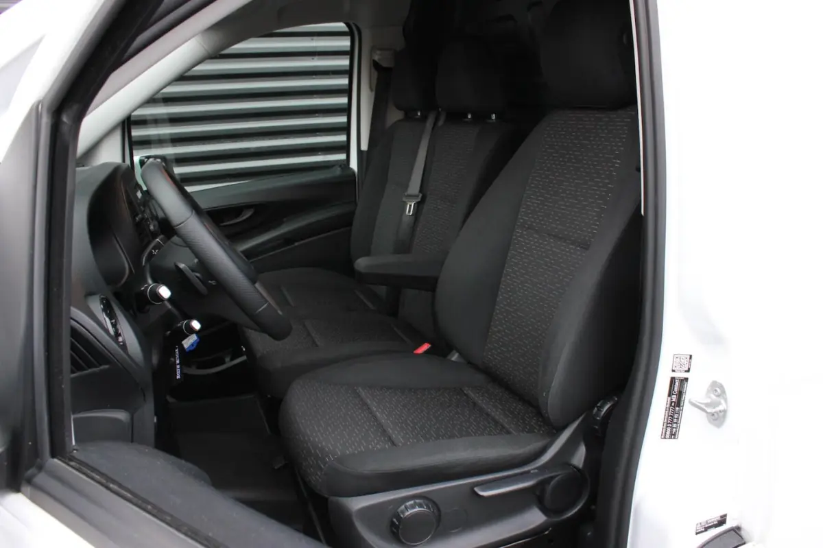 163PK LANG JB-EDITION FULL BLACK / AMG / SPOILER / VERLAGINGSVEREN / NAVIGATIE / SIDE-BARS