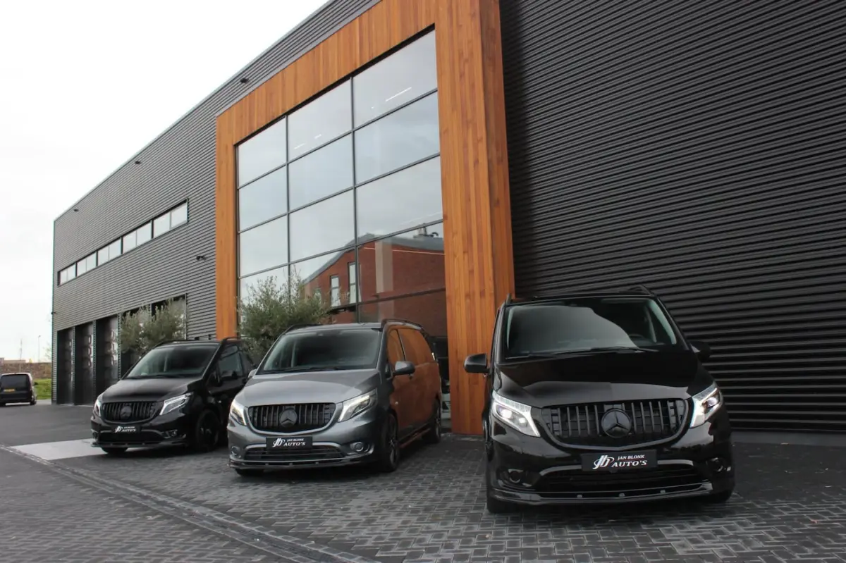 163PK LANG JB-EDITION FULL BLACK / AMG / SPOILER / VERLAGINGSVEREN / NAVIGATIE / SIDE-BARS
