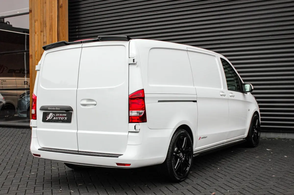 163PK LANG JB-EDITION FULL BLACK / AMG / SPOILER / VERLAGINGSVEREN / NAVIGATIE / SIDE-BARS