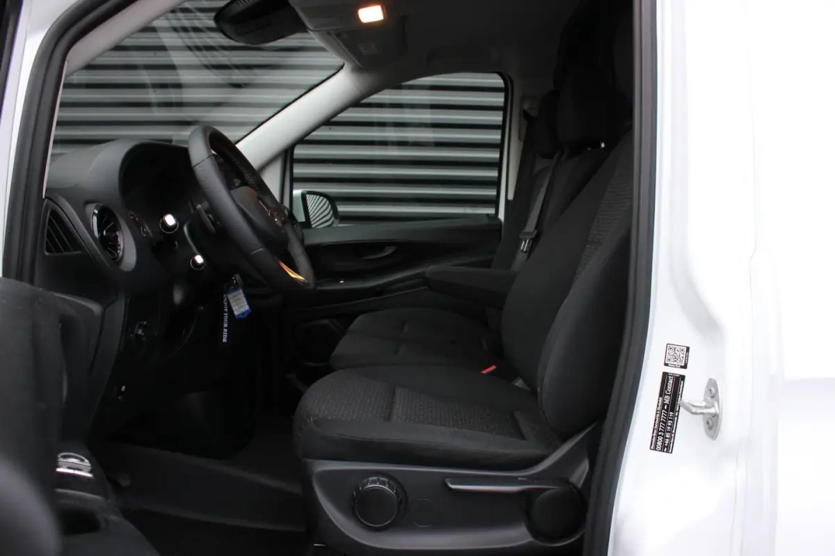 163PK LANG JB-EDITION FULL BLACK / AMG / SPOILER / VERLAGINGSVEREN / NAVIGATIE / SIDE-BARS