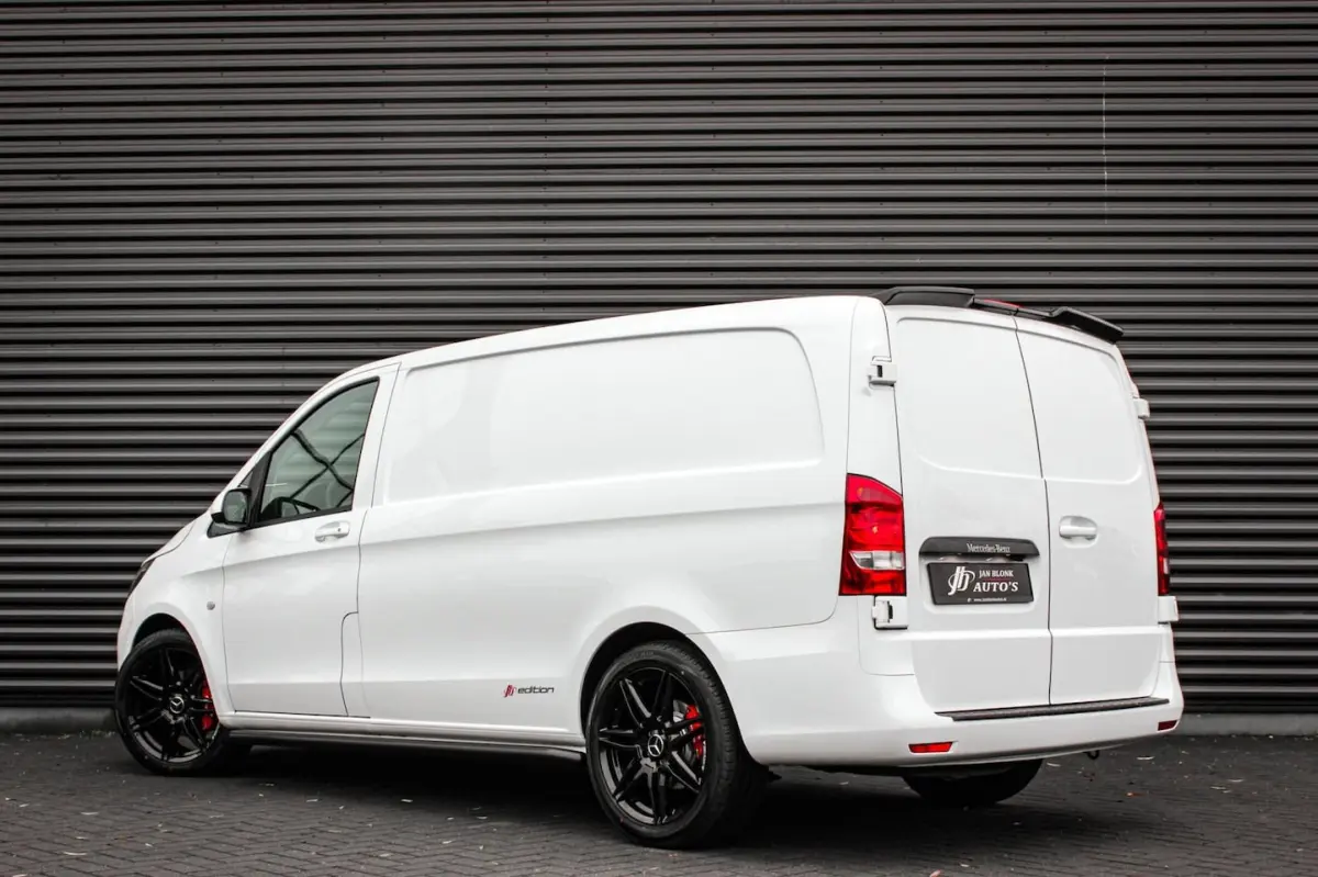 163PK LANG JB-EDITION FULL BLACK / AMG / SPOILER / VERLAGINGSVEREN / NAVIGATIE / SIDE-BARS
