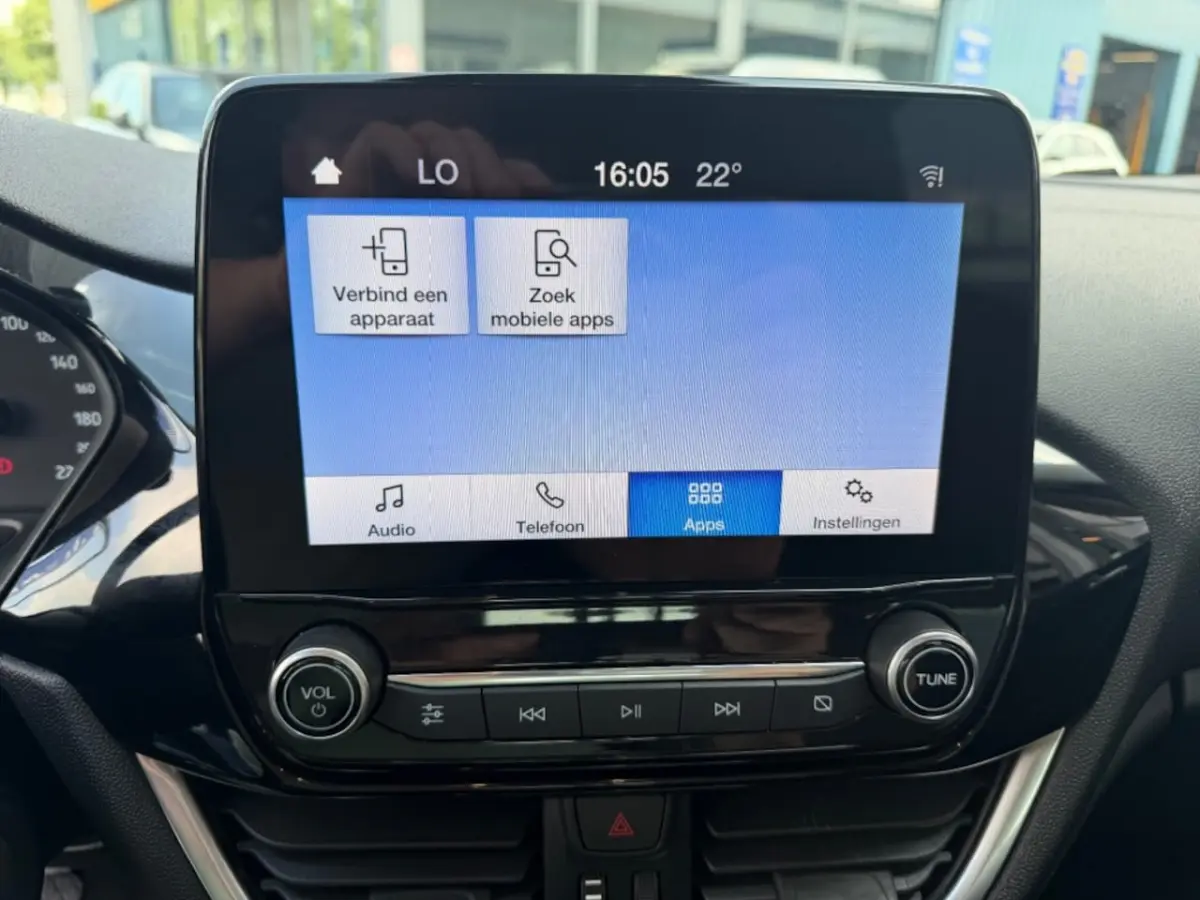 1.0 ECOB.HYBRIDE 125 PK TITANIUM NAVI AIRCO PDC