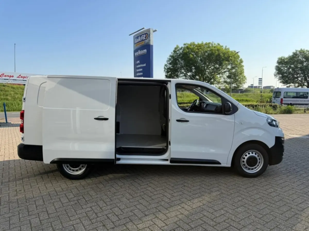 1.5 L2H1 PROFESSIONAL AIRCO CRUISE PDC 3 ZITPLAATSEN
