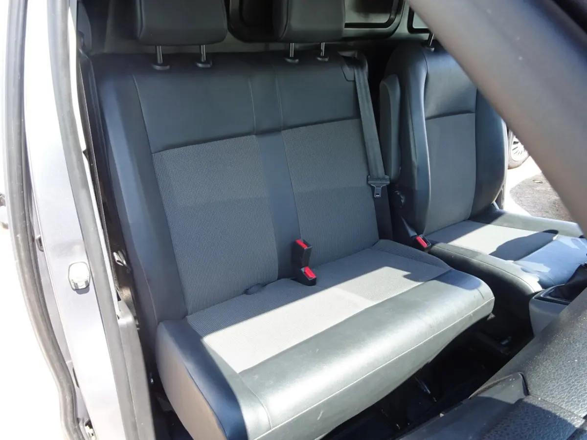 2.0 D-4D Navigator L3 AIRCO NAVIGATIE 3 ZITSPLAATSEN