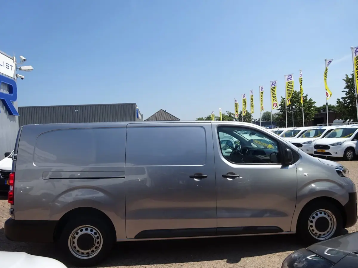 2.0 D-4D Navigator L3 AIRCO NAVIGATIE 3 ZITSPLAATSEN