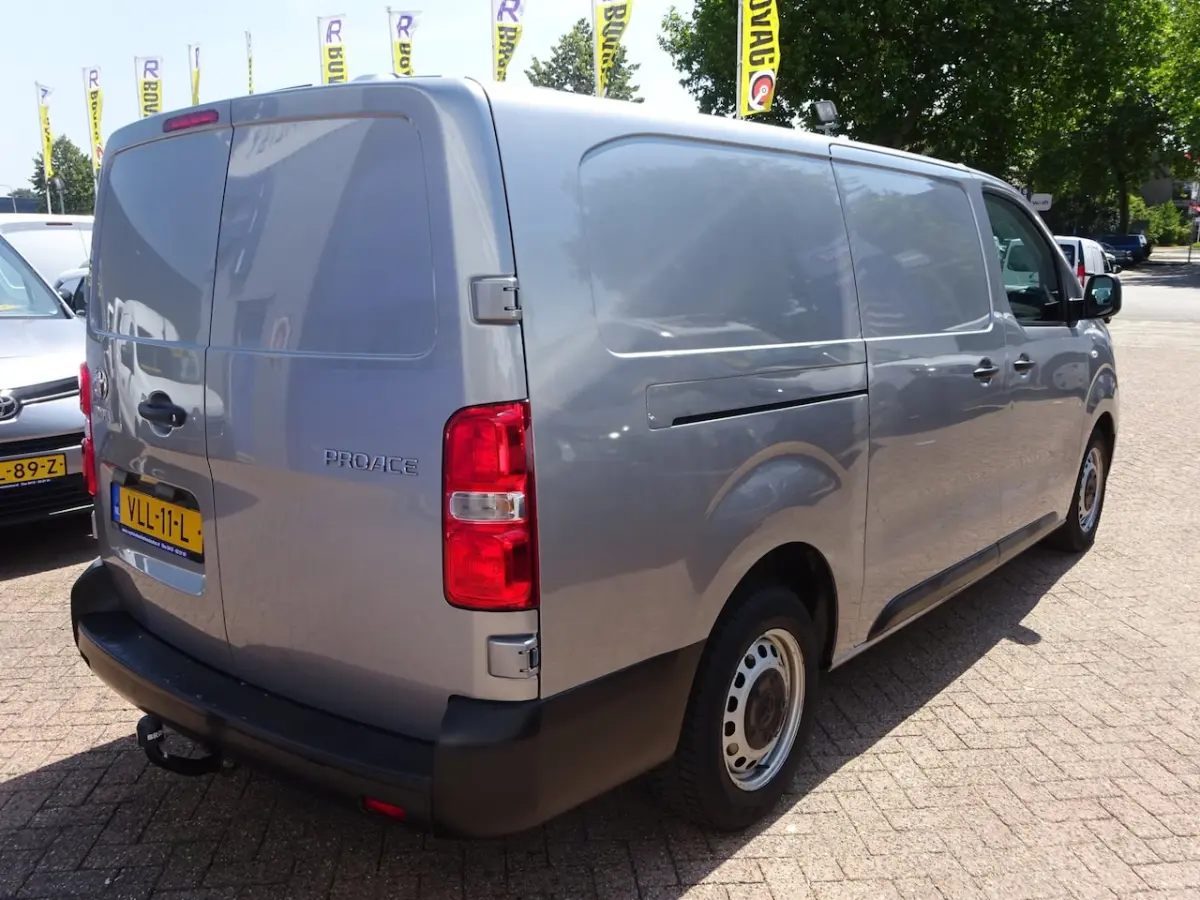 2.0 D-4D Navigator L3 AIRCO NAVIGATIE 3 ZITSPLAATSEN