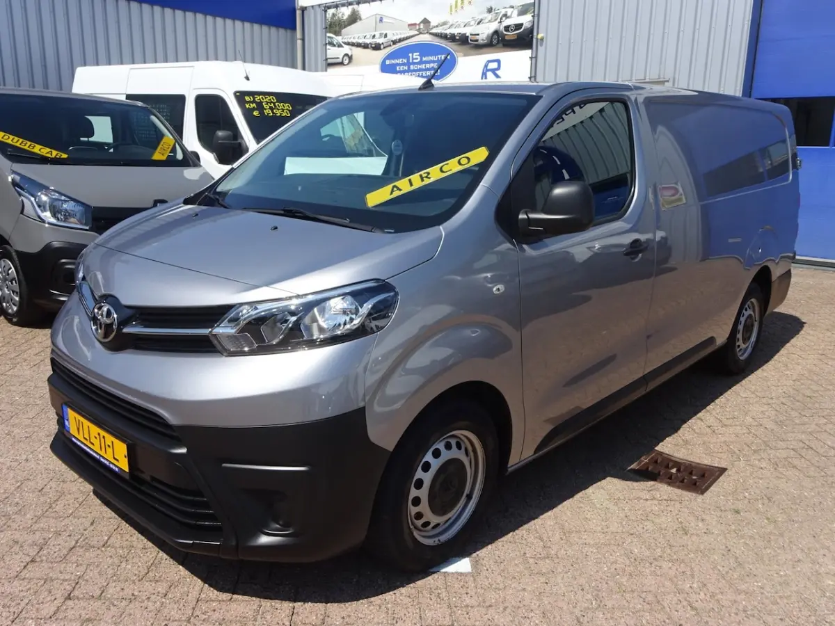 2.0 D-4D Navigator L3 AIRCO NAVIGATIE 3 ZITSPLAATSEN