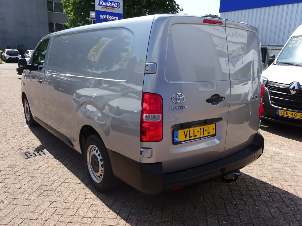 2.0 D-4D Navigator L3 AIRCO NAVIGATIE 3 ZITSPLAATSEN