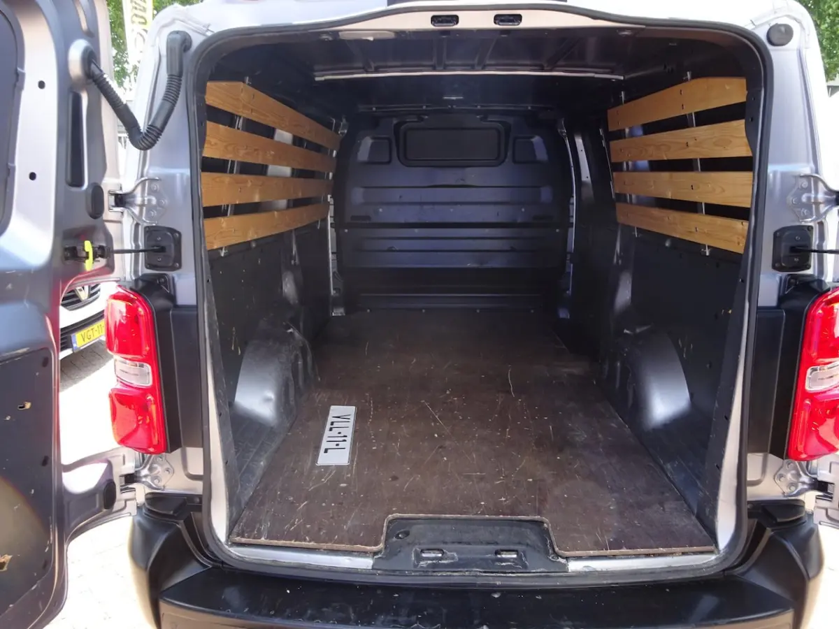 2.0 D-4D Navigator L3 AIRCO NAVIGATIE 3 ZITSPLAATSEN