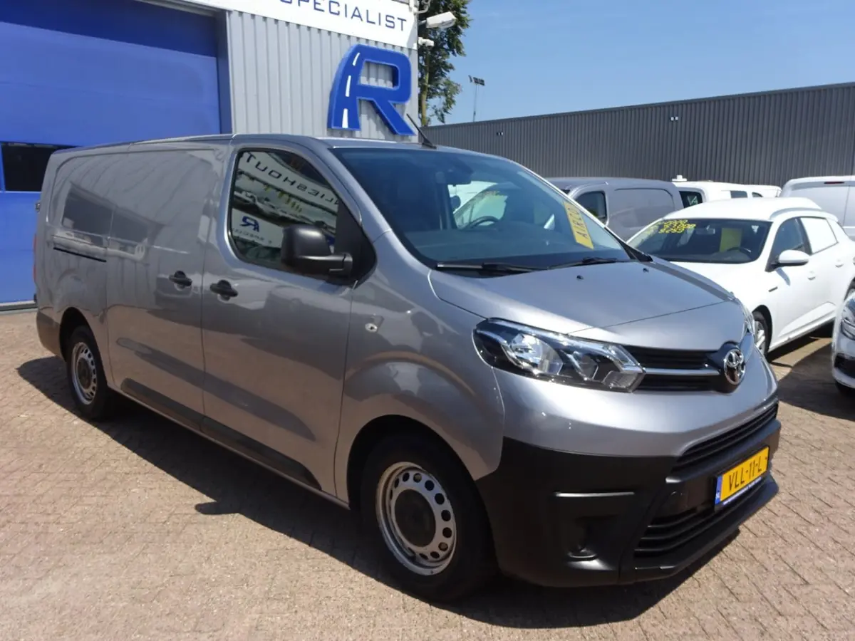 2.0 D-4D Navigator L3 AIRCO NAVIGATIE 3 ZITSPLAATSEN