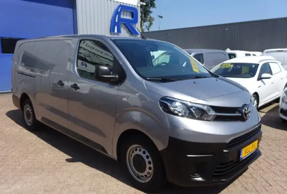 2.0 D-4D Navigator L3 AIRCO NAVIGATIE 3 ZITSPLAATSEN